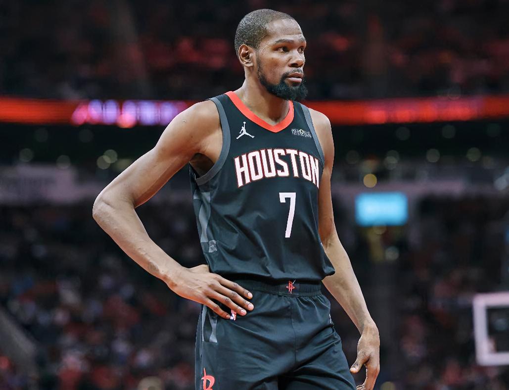 杜兰特：从从容容，游刃有余，轻松打卡。
阿门：进攻练不出来，追梦那样也不错。
谢