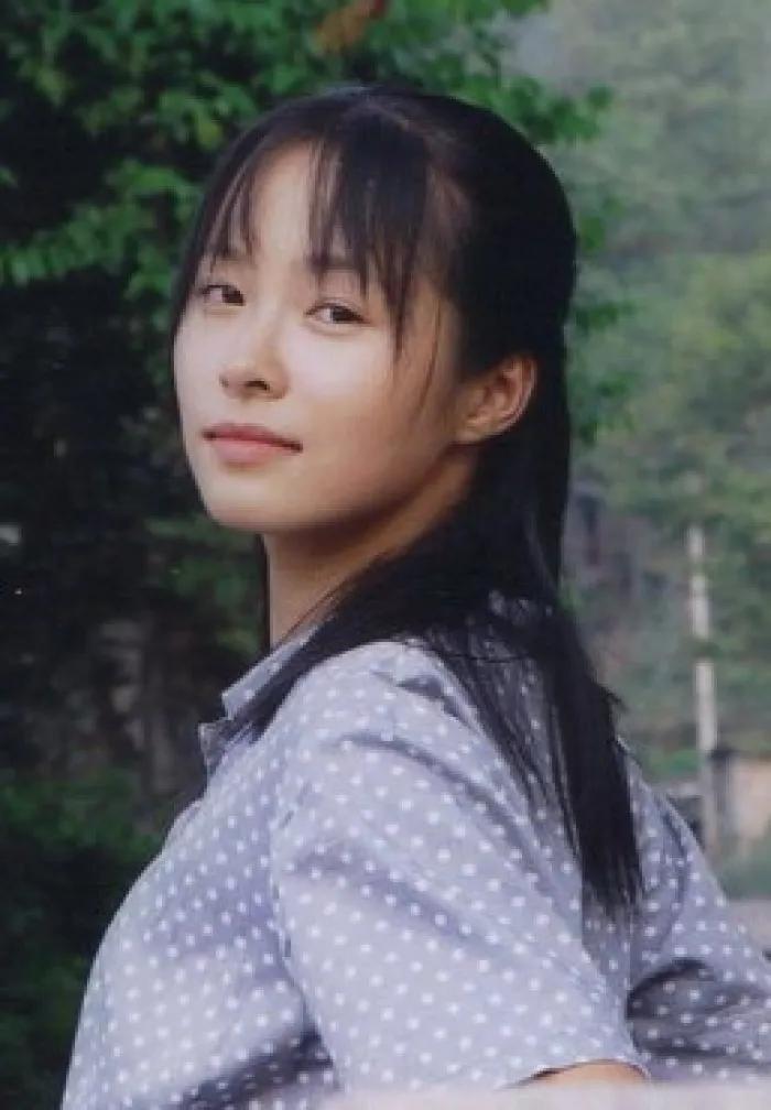如果江一燕不发生那些自毁前途的事，凭她的外形条件以及扎实的演技，估计现在早已跨进