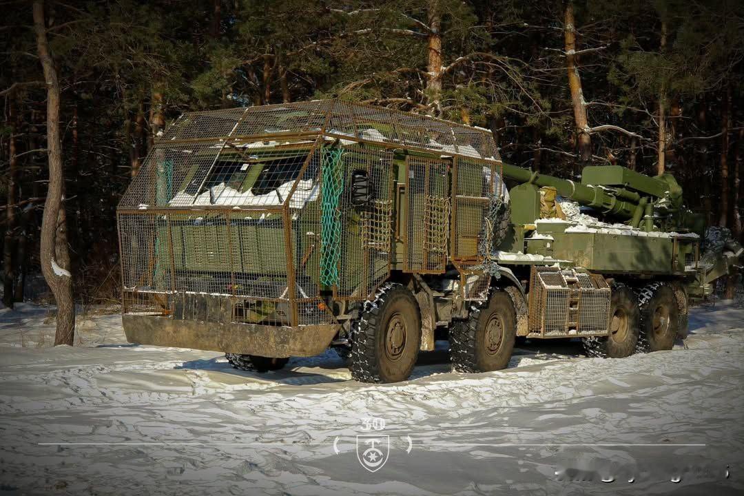 ⚡️🇺🇦乌克兰2S22“博格丹”自行火炮的最新改进型，采用155毫米口径，搭