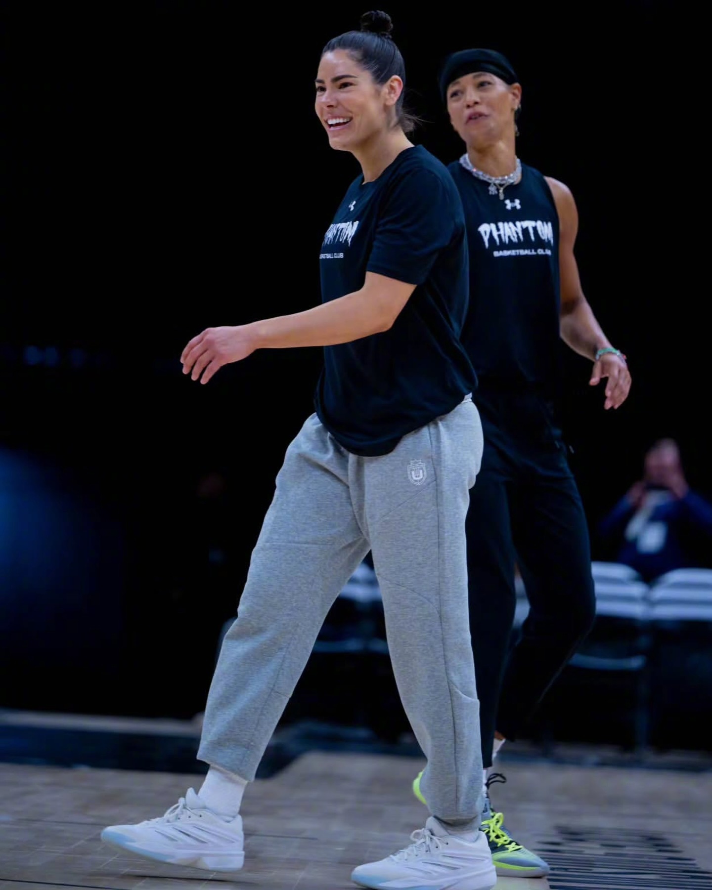 WNBA球星凯尔西-普拉姆已经和UA分道扬镳，目前已成为球鞋自由球员。在此前的U