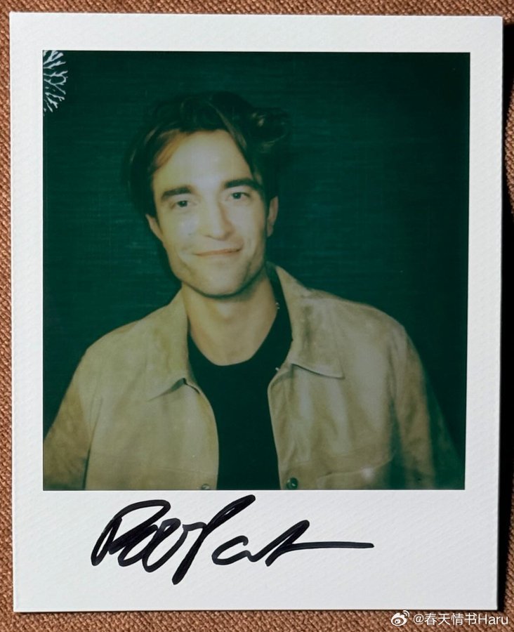 罗伯特·帕丁森宣传《爱情抓马》时拍摄的照片 