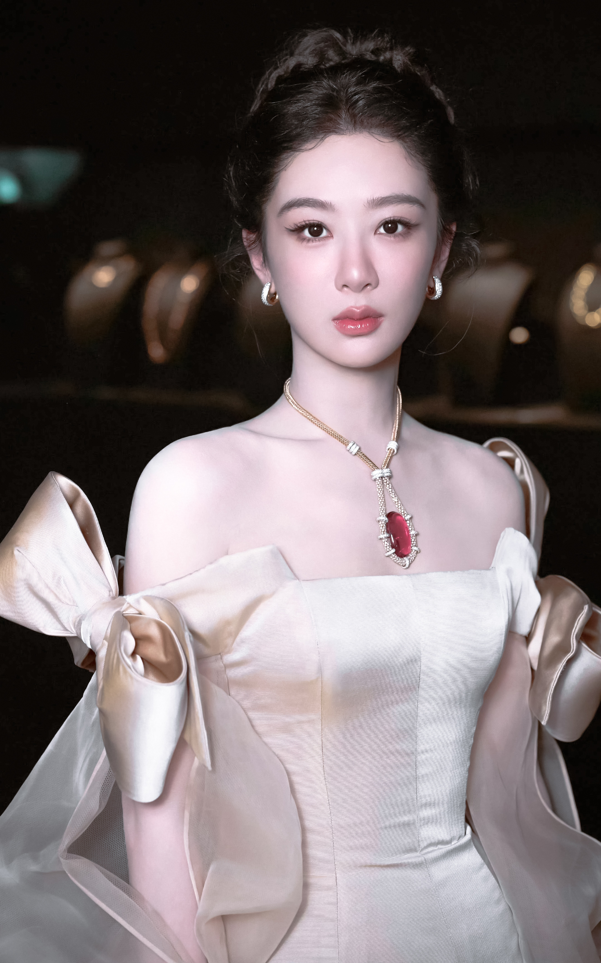 杨紫[超话] "我在等等乌鸦说情话 等铁树开花 等中国网友欠演员杨紫的一个道歉 