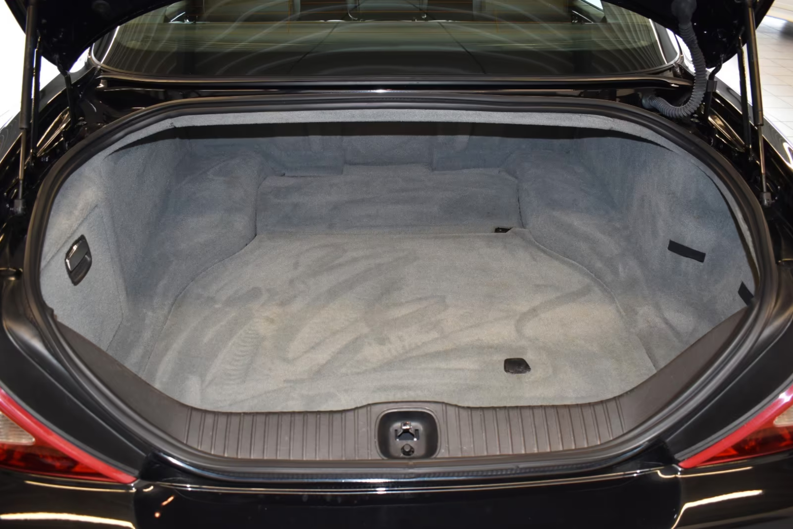 好车分享 2007 Jaguar XJ8 4.2升V8引擎的后期款X358，相比