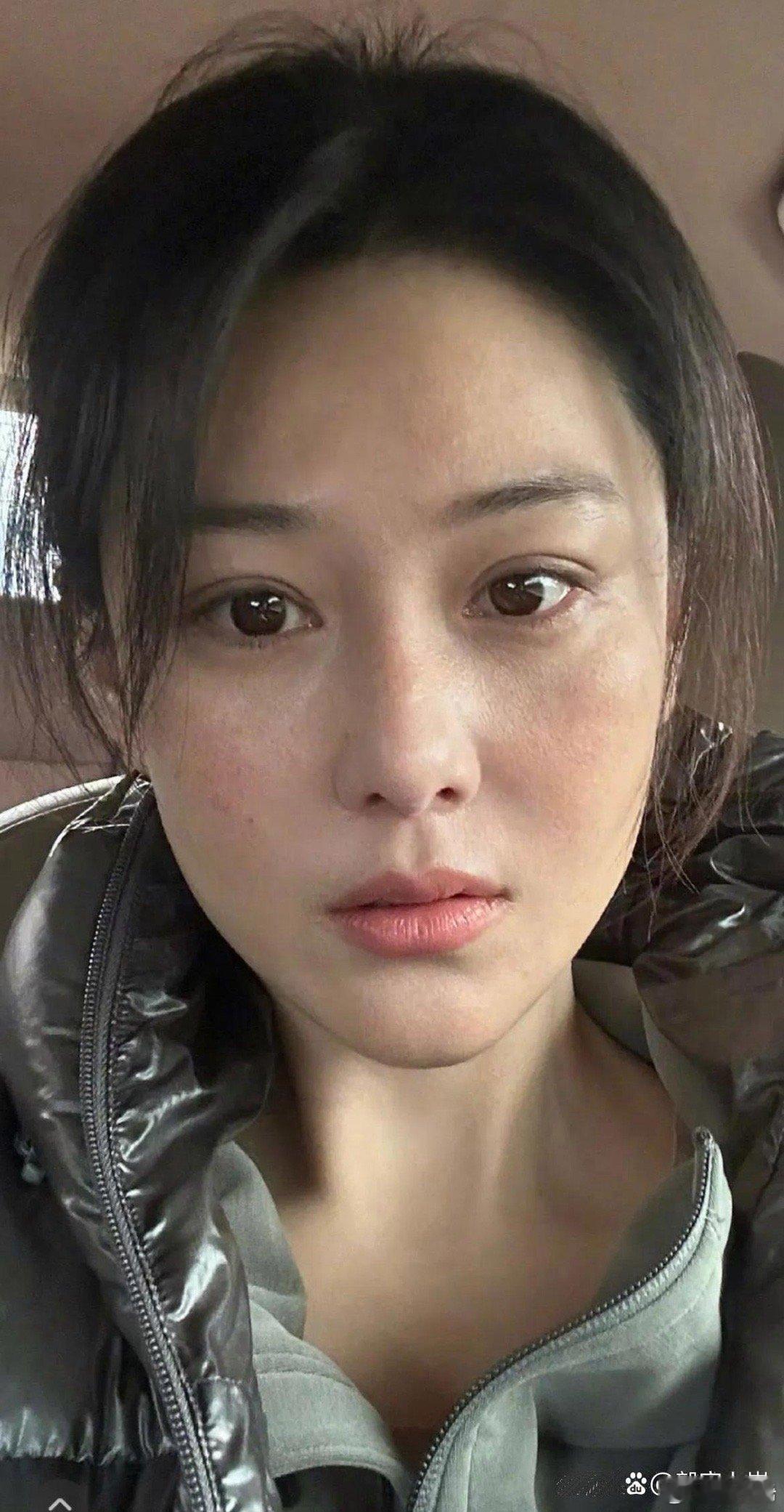 张馨予，一位才华横溢的女演员，以其出色的演技和独特的魅力赢得了观众的喜爱 