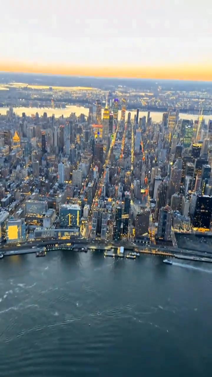 Hey，I'm taylor，welcome to new york，i wan