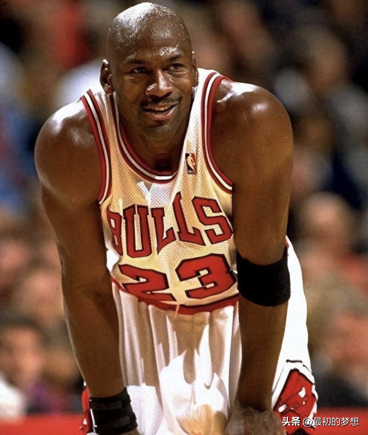 NBA80年代和90年代最强阵容究竟哪个更厉害一些？

80年代最强阵容

控卫