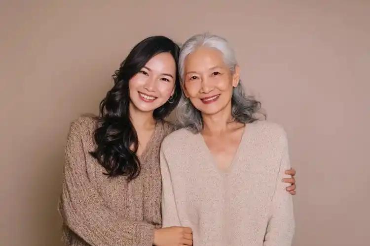 堂姐好好的婚姻突然散了，身边人都摸不着头脑。直到她红着眼说出内情，大家才明白，压