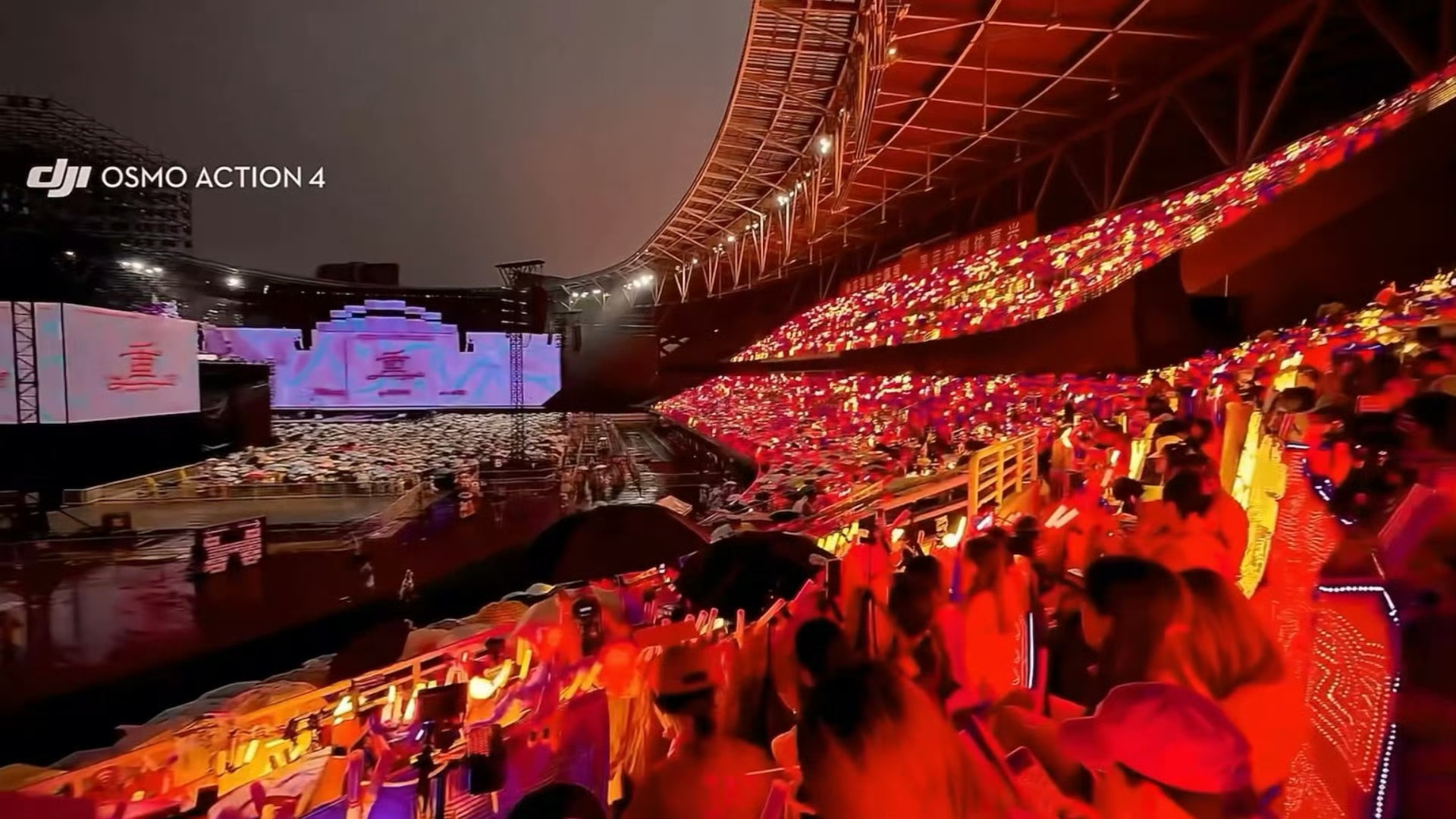 苏新皓内场红海全景演唱会第三天，红海依旧耀眼❤️苏新皓和铲丝只要1️⃣！太棒了！
