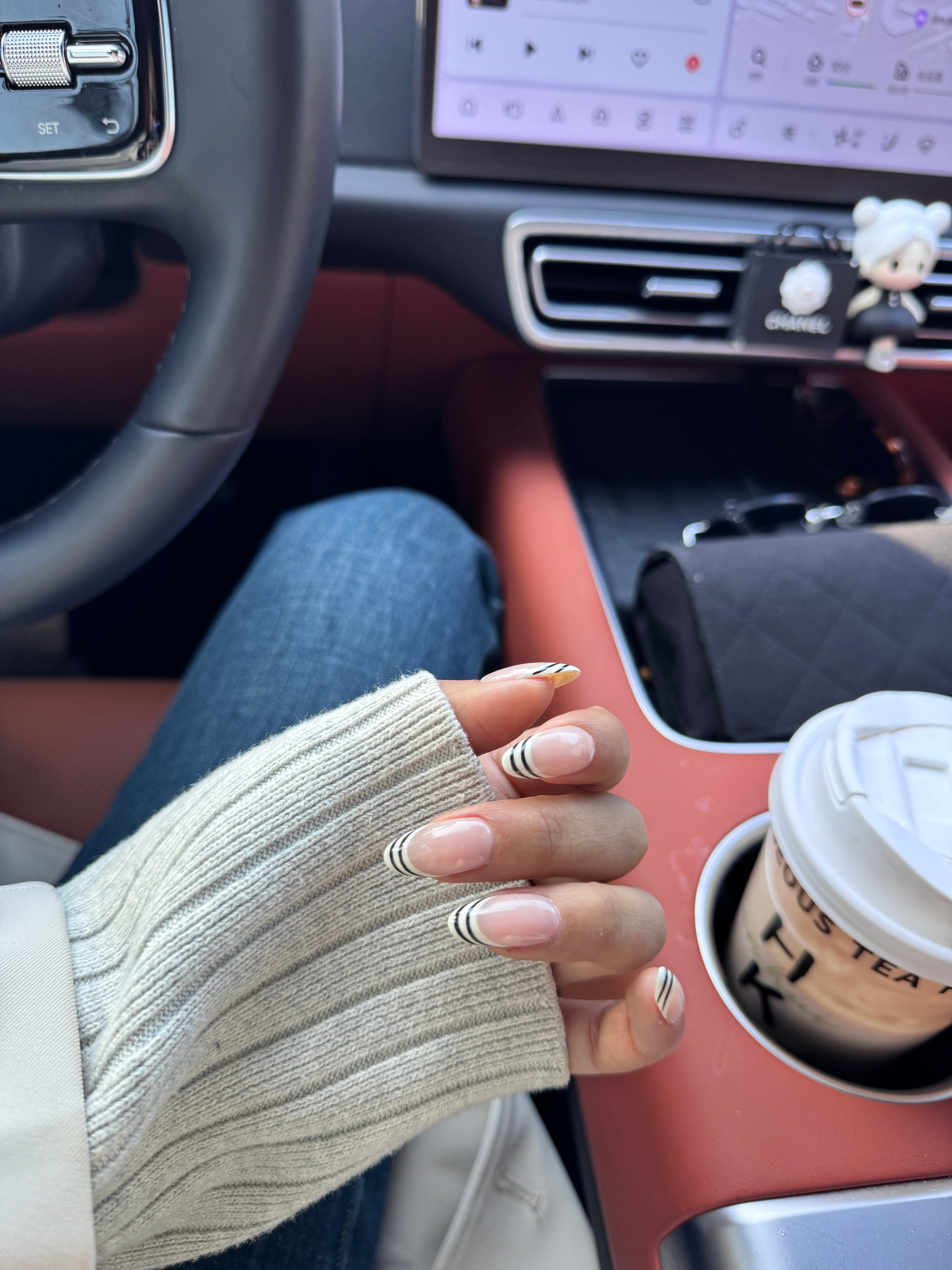 有没有人懂一下我的新美甲今天去wmh家吃饱饱的 终于买到我最爱虎皮卷 