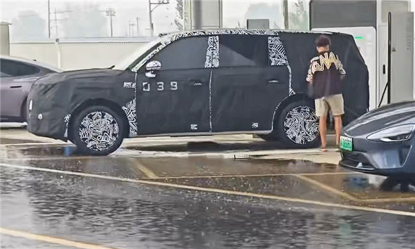 小米第三台车，增程大6座Suv ……这次会致敬哪个车型？[doge] ​​​