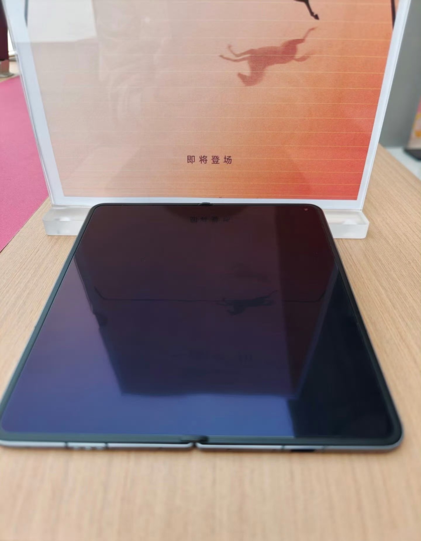 OPPO Find N6真的看不出什么折痕盖泡面一点都不带漏气的