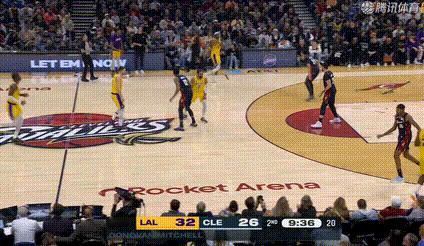 多打少，文森特再进一记三分！湖人领先9分湖人vs骑士