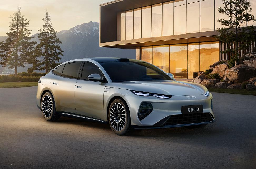 不知道这款比亚迪海豹08最终卖多少钱。当我看到这款新车的第一眼时，甚至在这款新车