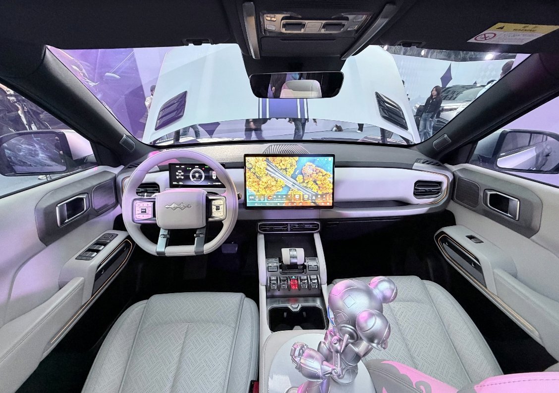 #比亚迪闪充# 比亚迪闪充技术的含金量正在不断提升，也正在走向普及。3月13日方