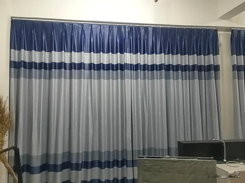 今天上午朋友小两口来公司找我给我说有个郑州的私人号码给他们村支书打电话找他们，还