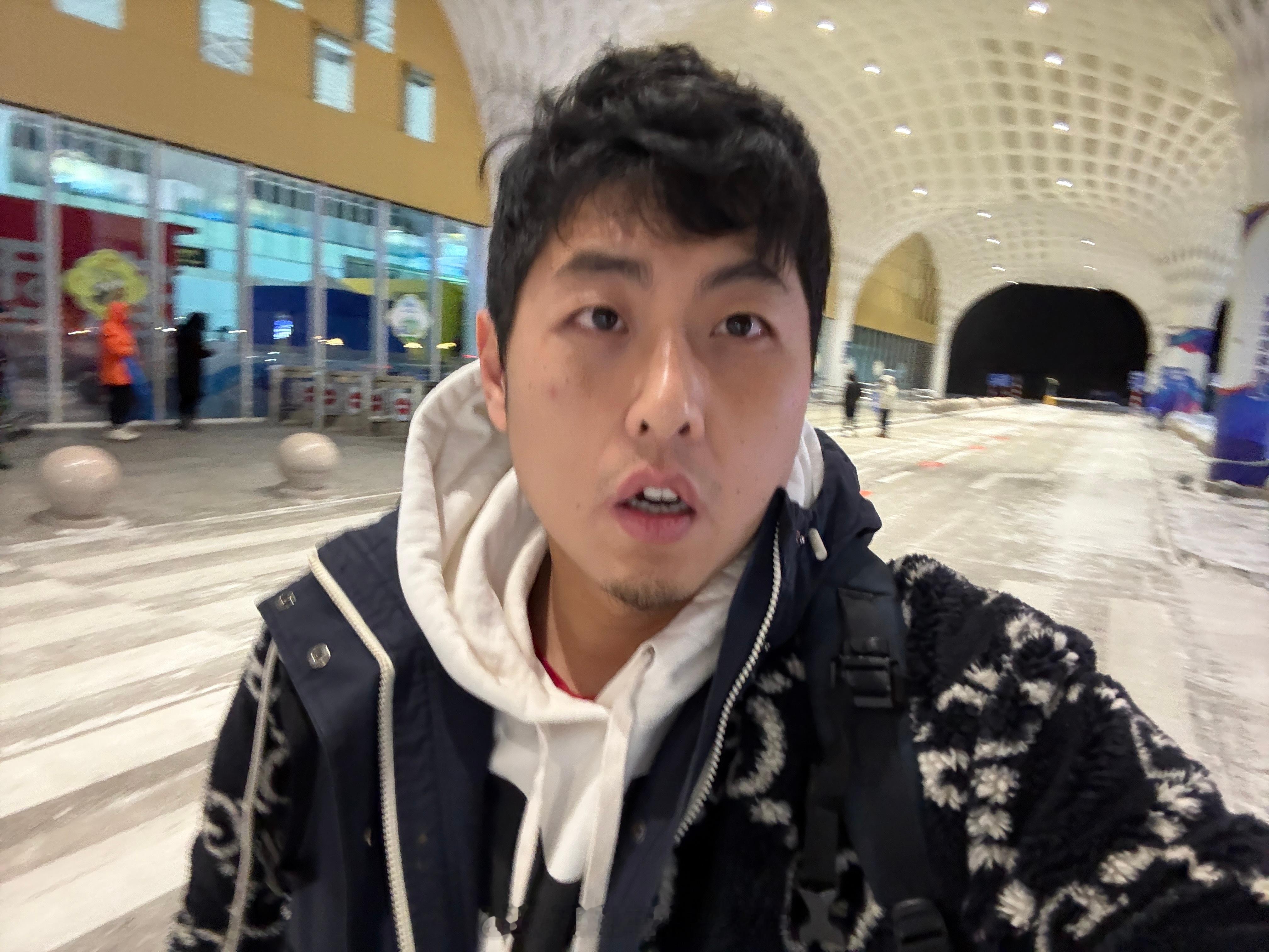 落地呼伦贝尔了！今天大雪封了高速，得走两个多小时国道了！终于到牙克石了！ 呼伦贝