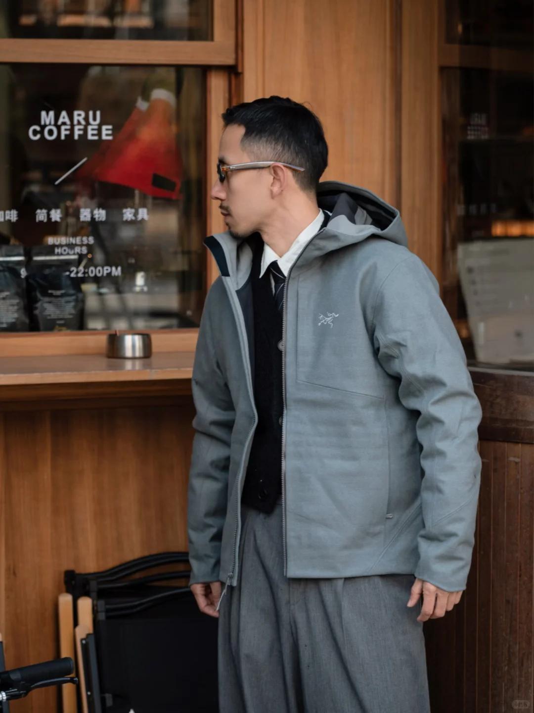 嗯，这几年国产车发展挺快的，其实国产服装品牌也在飞速的发展！

别再只认大牌标了