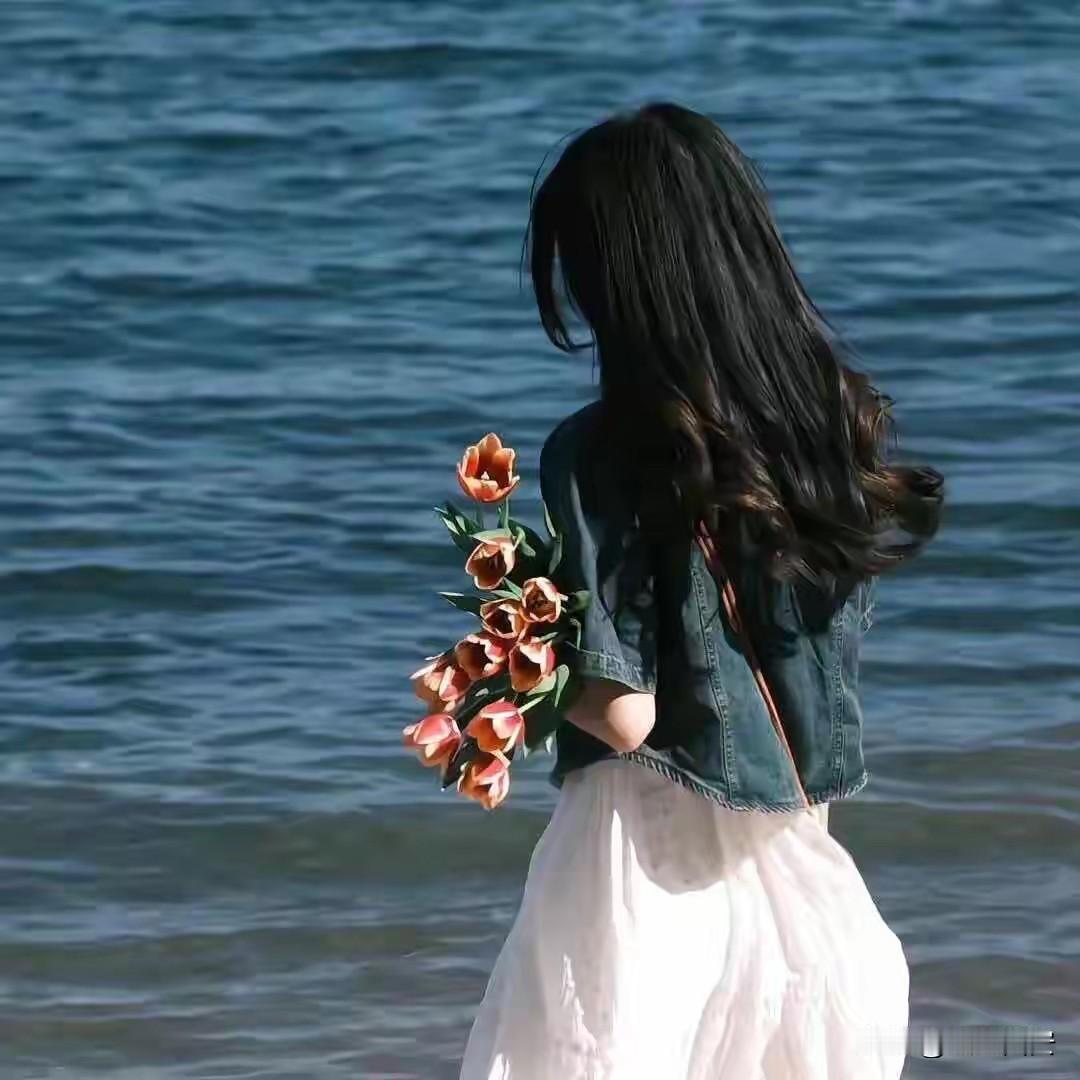 优秀的人，
一定要会藏，
还要会装穷。

苹果16出来后，
我买了个苹果手机，