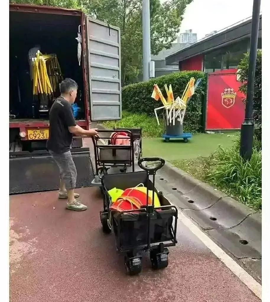 海港训练基地终于要搬家！世纪公园还给了市民！海港此前在世纪公园训练基地！海港现在