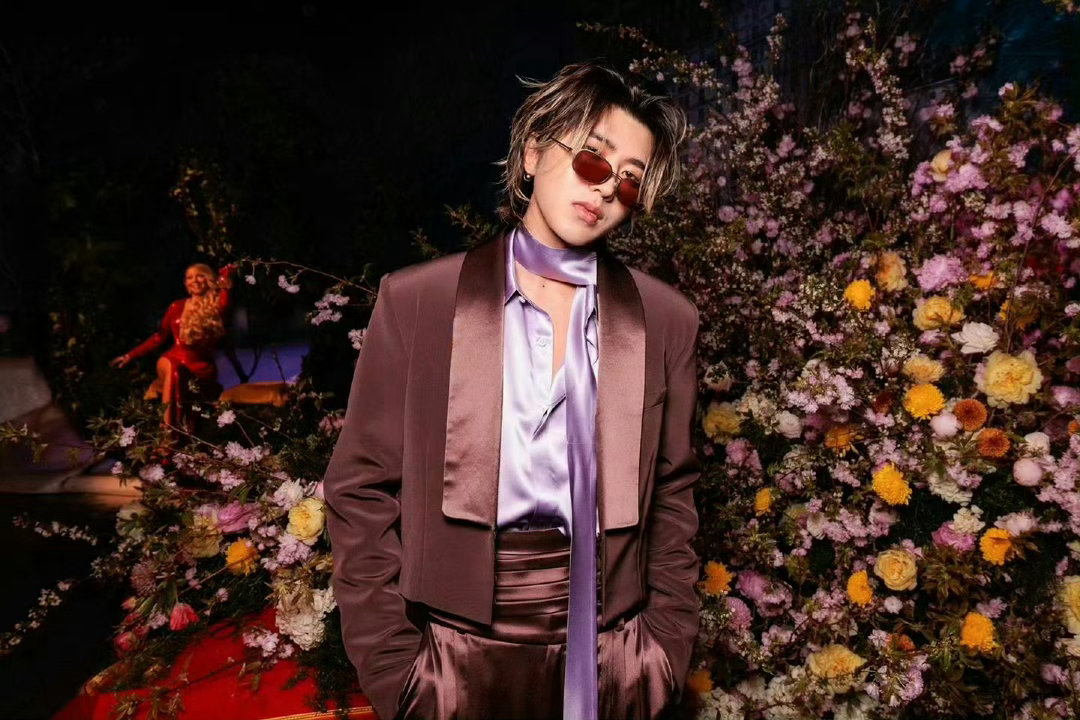 Met Gala蔡徐坤  亮相Vogue举办的Met Gala 预热派对，唯一受