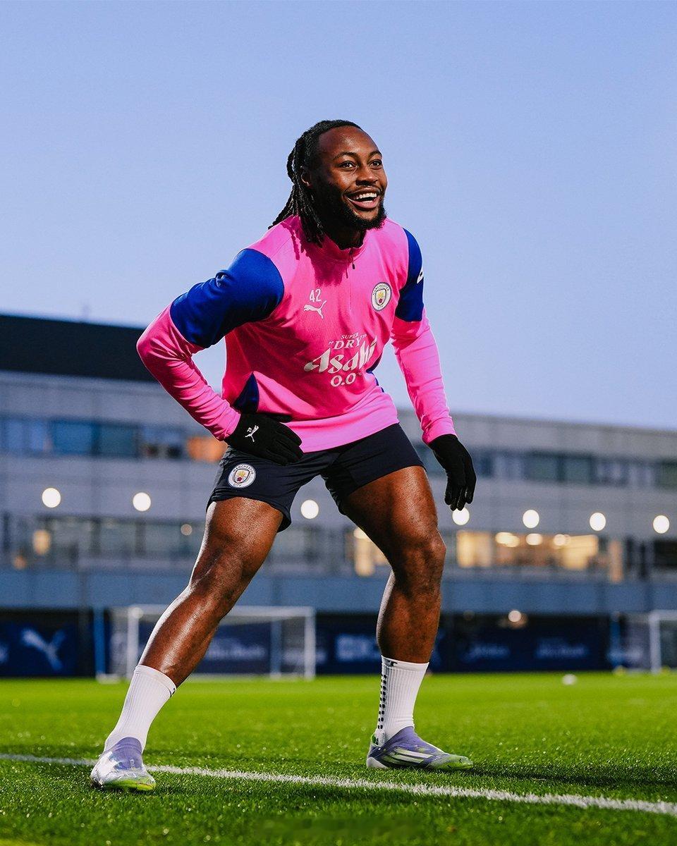 曼城本赛季转会费突破3亿欧曼联vs曼城 随着格伊加盟曼城，瓜迪奥拉很快就能排出一