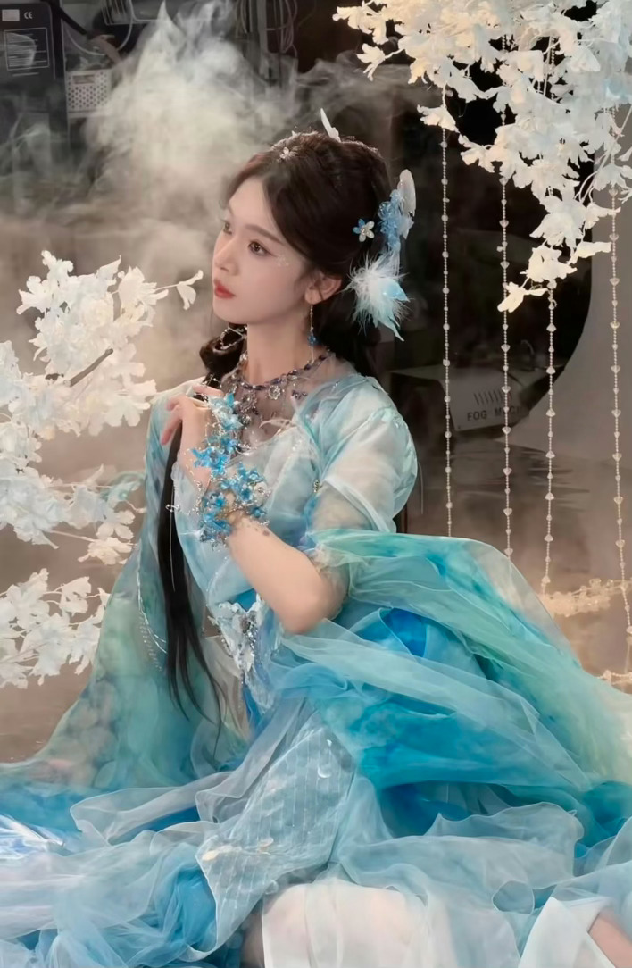 陈瑶惊鸿一面 夯 王濛带队、李小冉唐艺昕陈瑶淡淡全员高能，《惊鸿一面》夯到我头皮