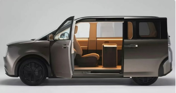 未来会有更多手机厂商跨界造车吧 [doge]？ 现在汽车行业电动化智能化 竞争可