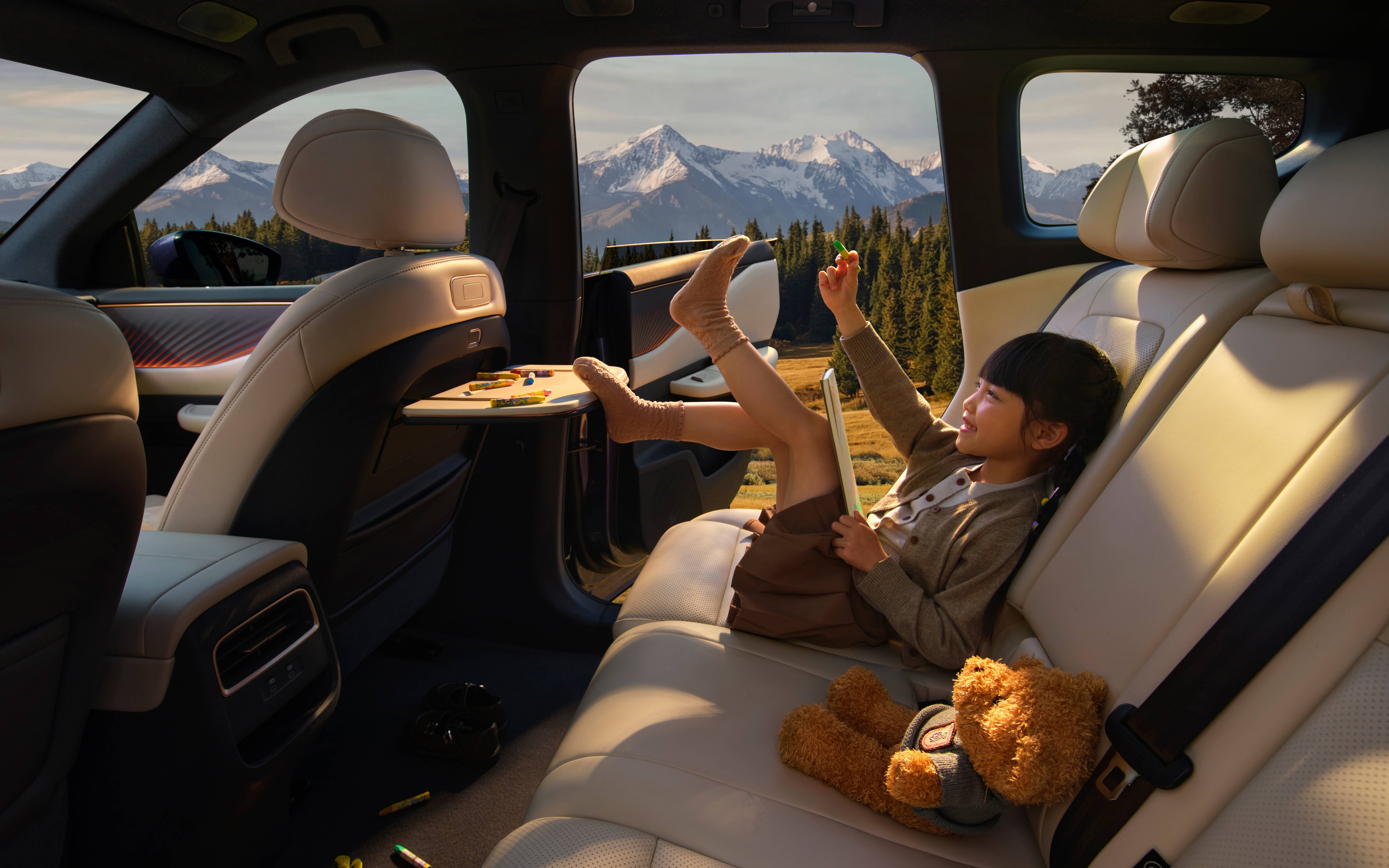 家人们，谁懂啊！现在的SUV都卷成这样了？ 为了测出NX8的真实空间，骞总直接让