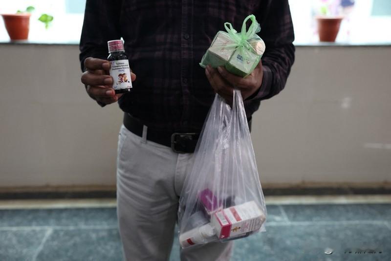 浙江两男子
非法贩卖“止咳糖浆”获刑
11月20日，浙江省浦江县人民法院
公布一