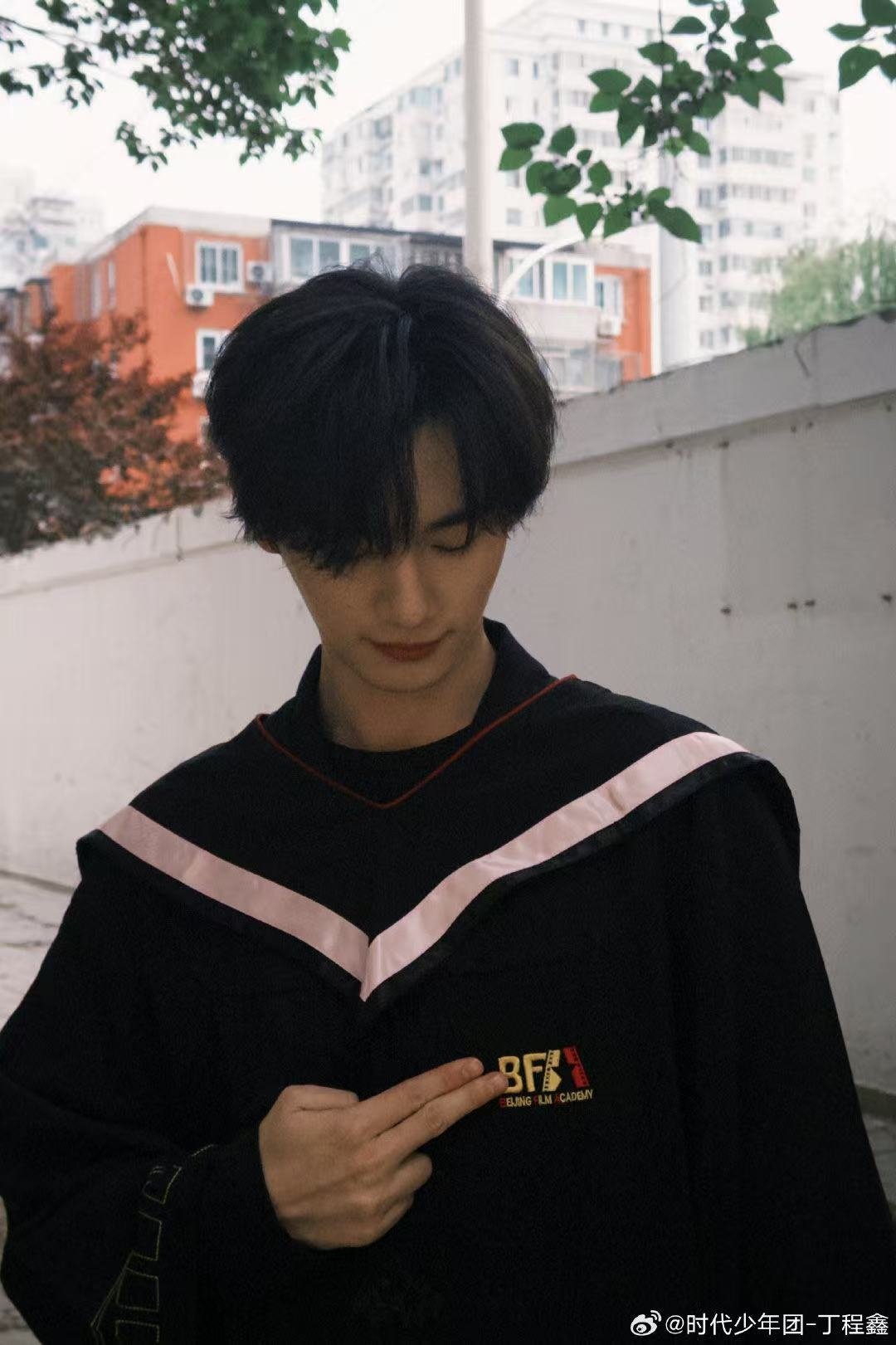 好6团祝福丁程鑫毕业快乐檀健次给丁程鑫的毕业祝福好6团给丁程鑫送毕业祝福啦！檀健