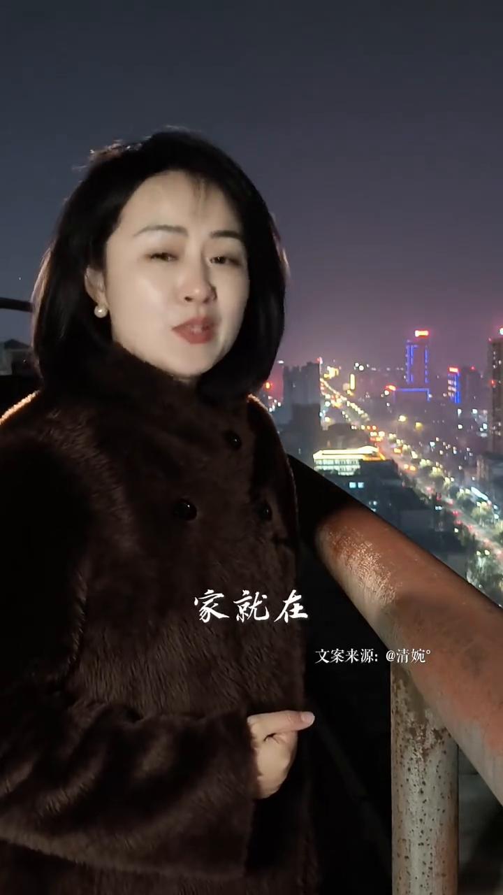 尽孝别等。
文案来源：清婉。
父亲在，天就在；母亲在，家就在。人这一生谁都不欠，