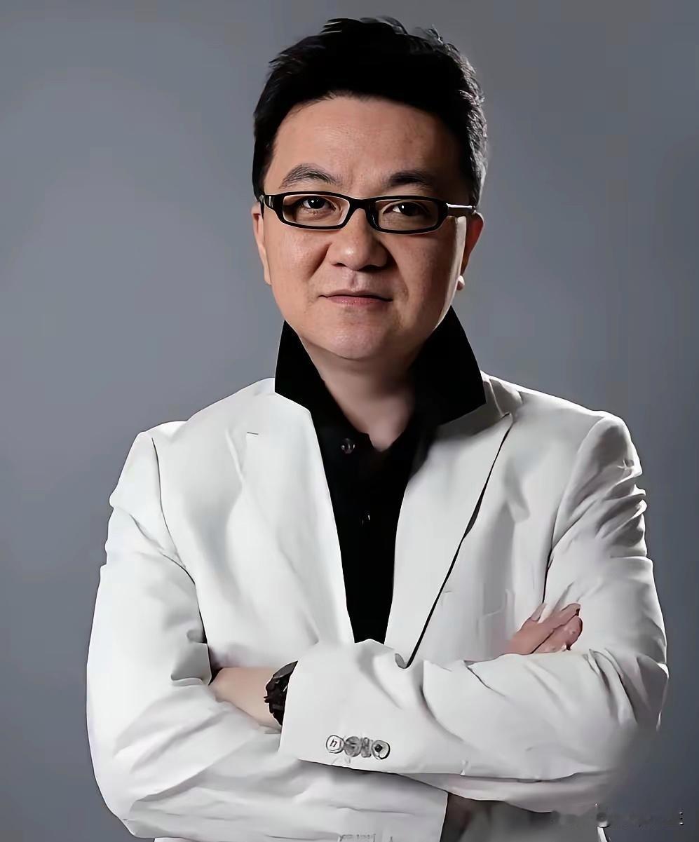 什么运动揪心：足球， 什么运动更揪心，中国足球，董路带着一帮散兵小孩拿到小世界杯