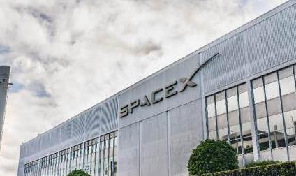直接炸了！SpaceX 官宣彻底封锁中国大陆。
 
就在6月5日，无数网友亲测发