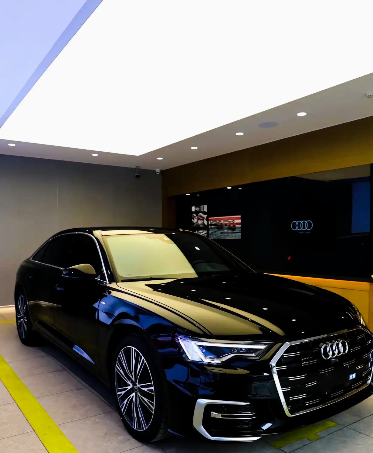 奥迪新款轿车:时尚酷炫，尽显奢华！