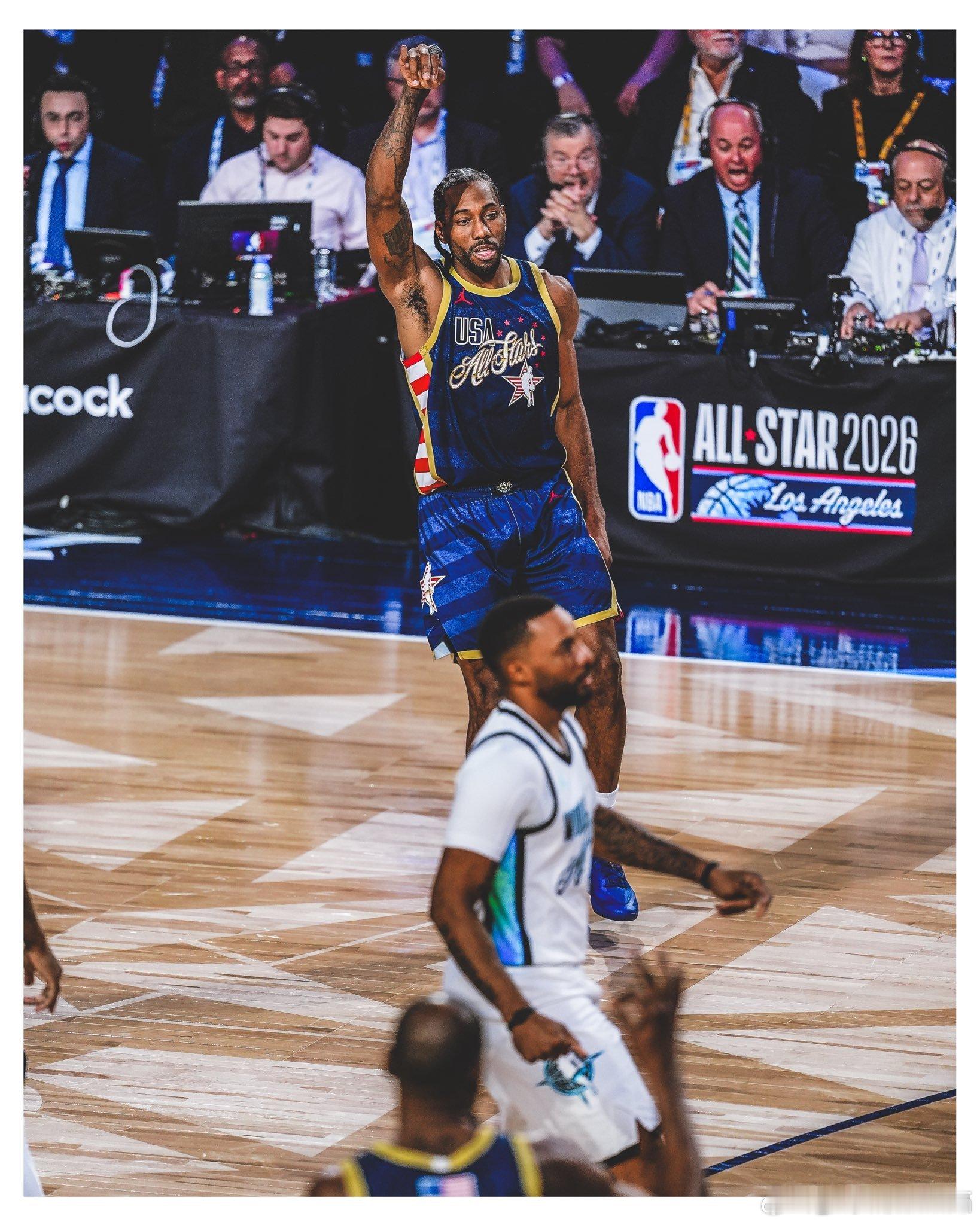 美国队vs世界队别自欺欺人了！本质就是本土篮球最后的遮羞布！美国队还在吃老本，靠