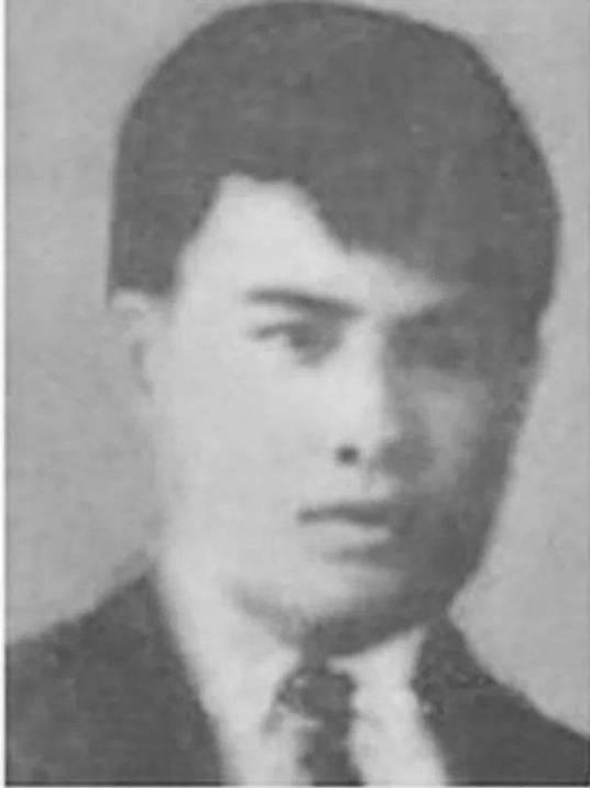 丘东平(1911.5.16—1941.7.24)原名邱潭月，字席珍。广东陆丰人。