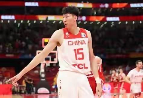 周琦，篮途坎坷啊！一路走来，冷暖自知

◎1996年的他，天赋异禀，又生于篮球世