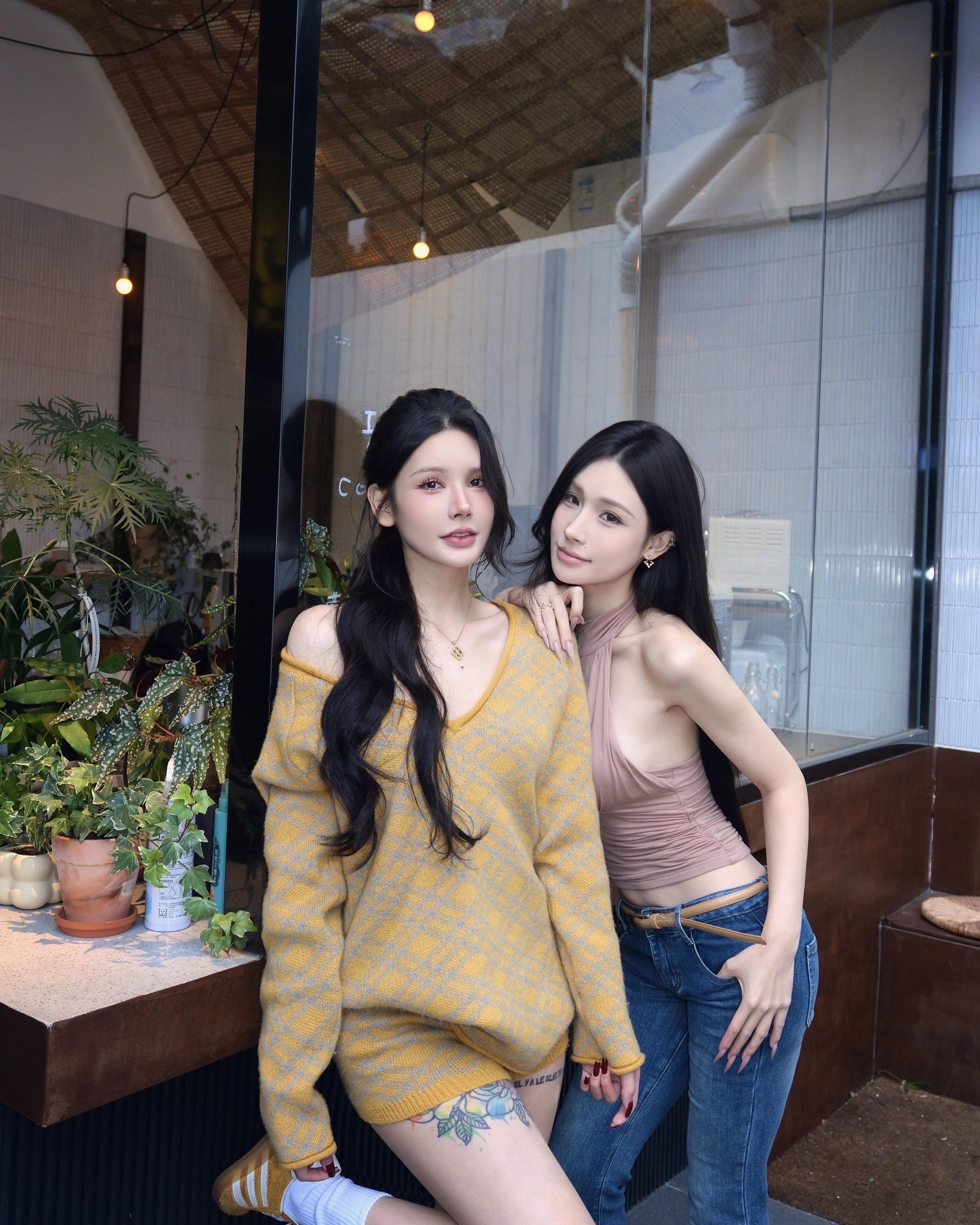 拍照姿势 辣妹穿搭 闺蜜合照