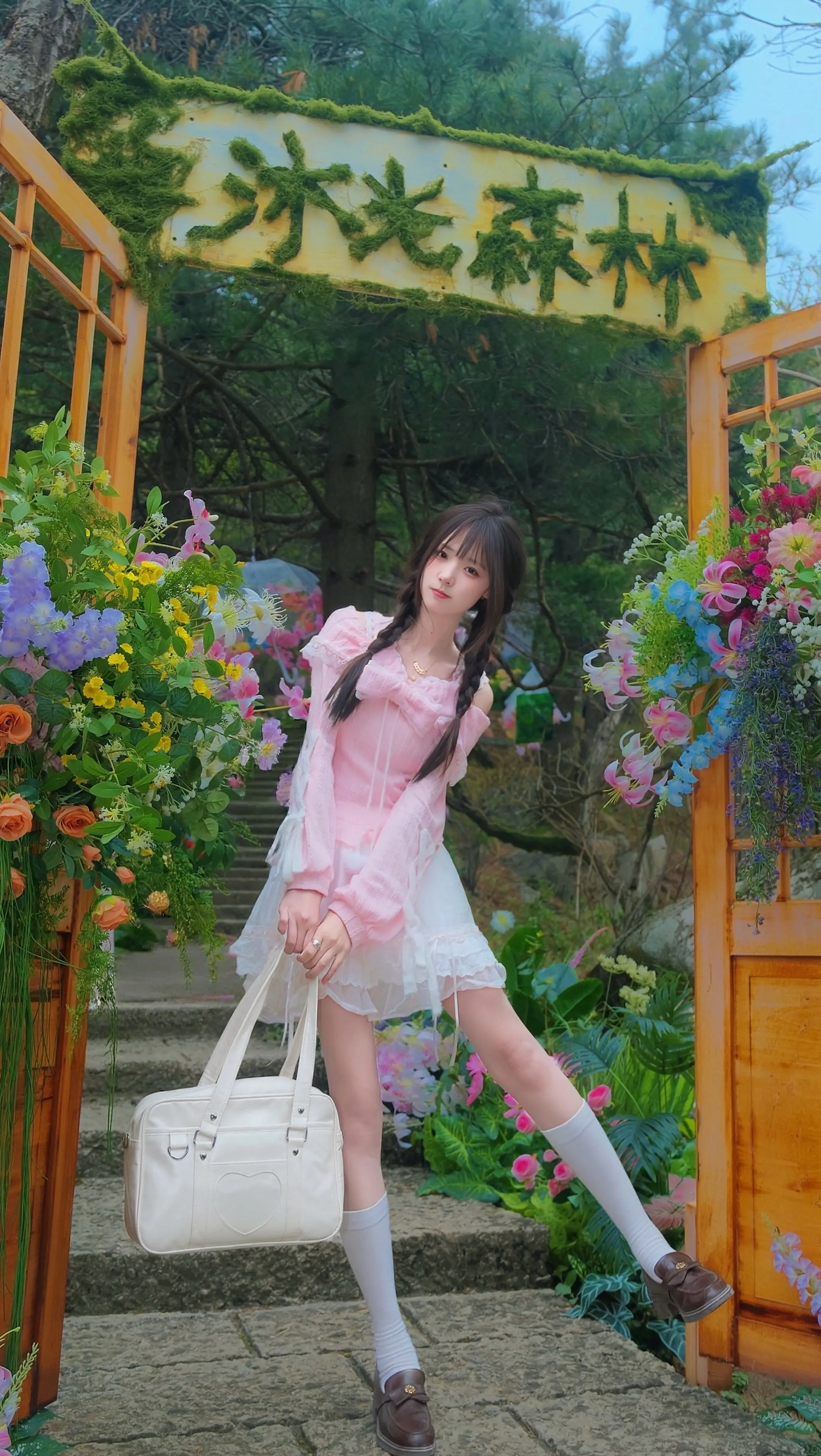 我欲提笔为汝一幅画 佳人请笑纳