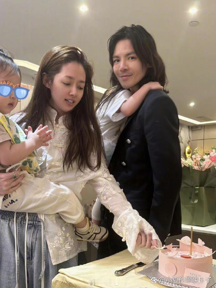 向佐只顾着修图修自己，却忘了他的老婆郭碧婷硬生生被她老公搞成外星人了 ​​​