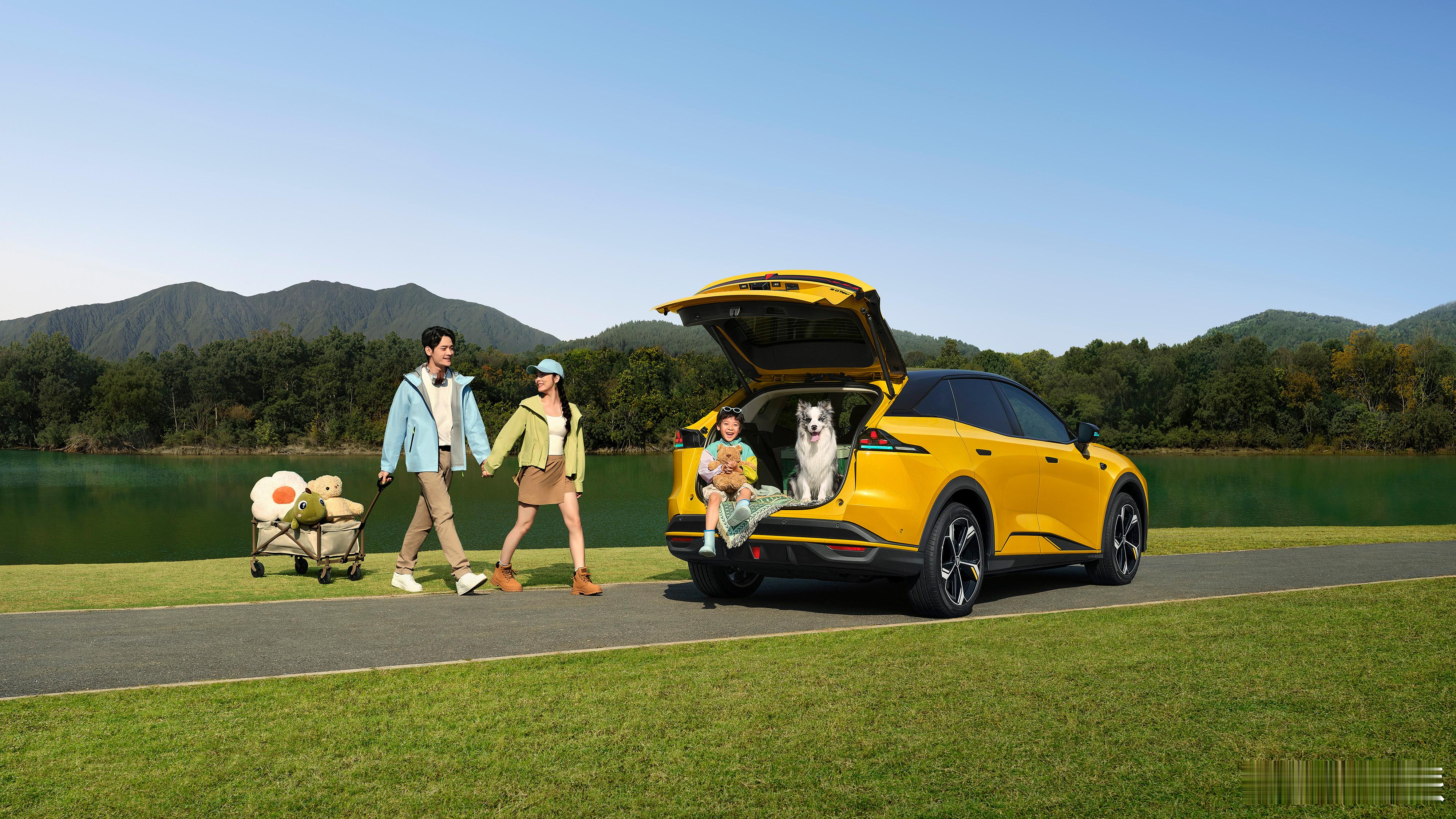 全新深蓝S07华为乾崑激光版上市，限时优惠价15.99万-16.99万元。这次最