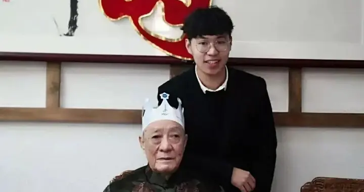 这是属于2025年的11个AI故事。