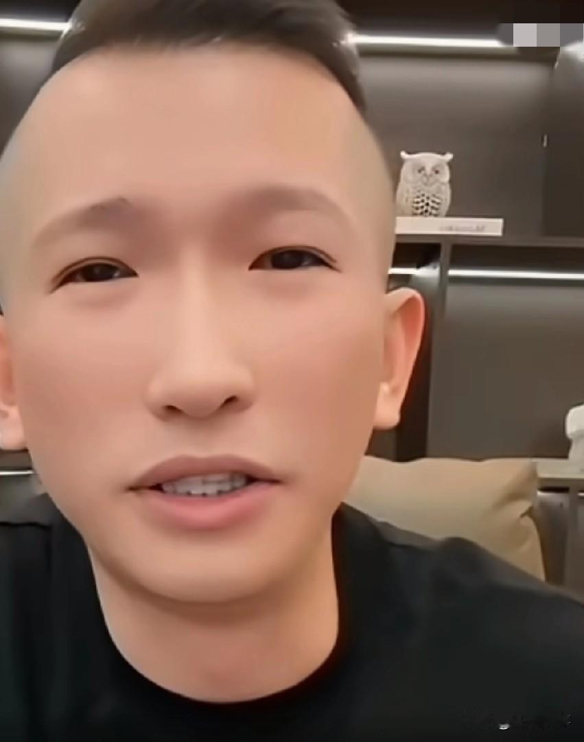 狗磊吐槽驴姐说话有点瞧不起人，我叫你姐也是看你老弟面子！

你嘴碎可以，但要有额