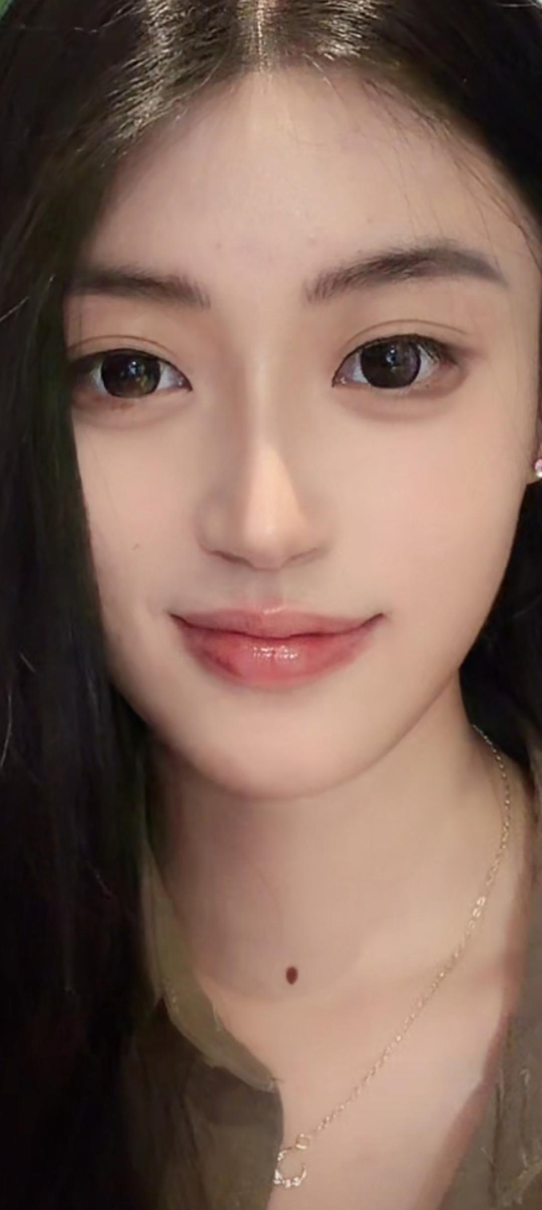 这个女生看起来好温柔啊！