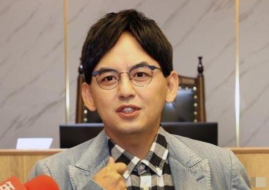  19日，黄子佼在神隐一个月后，首次发2万字长文回应。除了讲述自己这些日子以来的