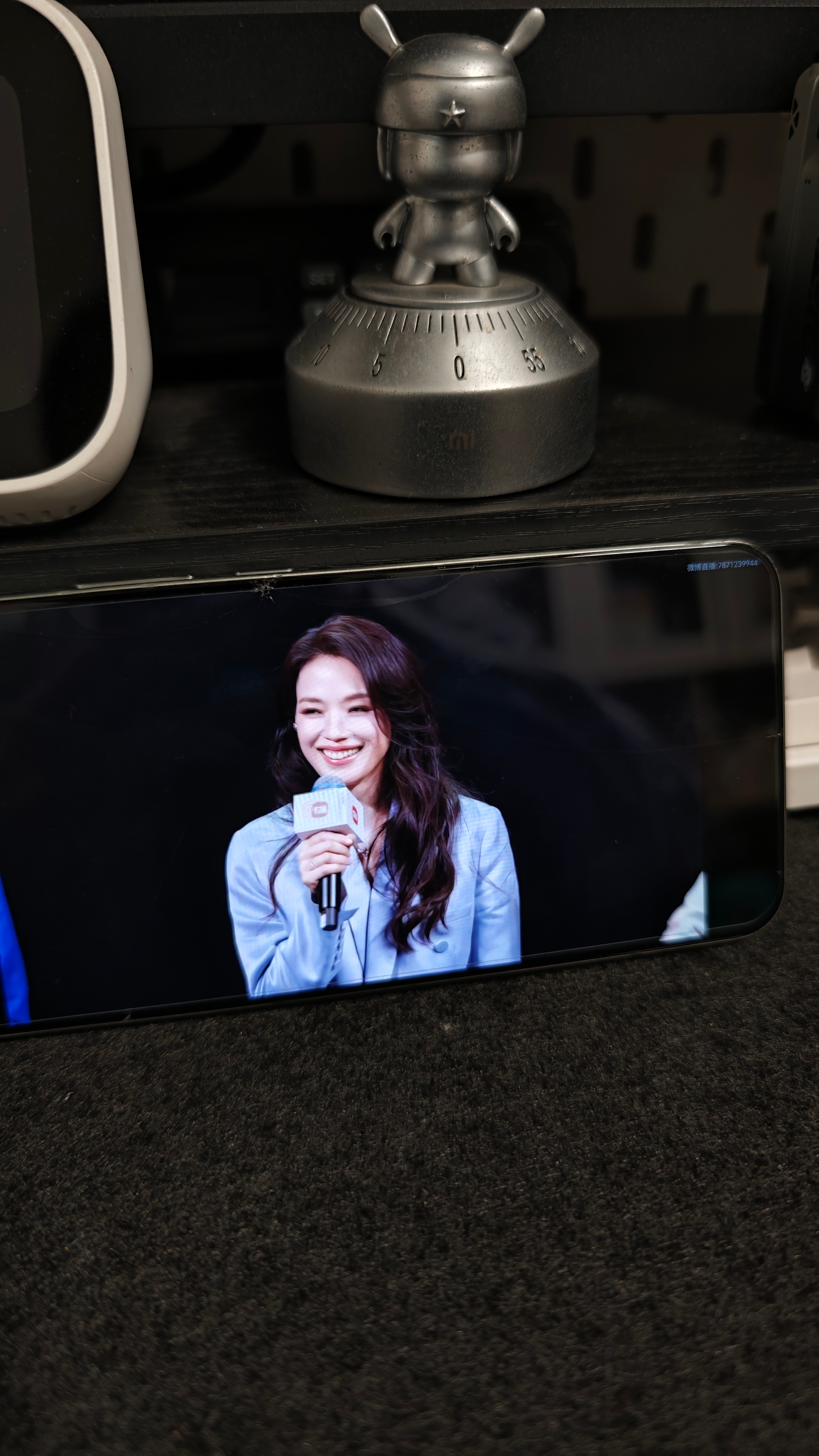 小米发布会 小米汽车舒淇这状态真的保持得太好了，快50岁了！从小看到大都长一个样