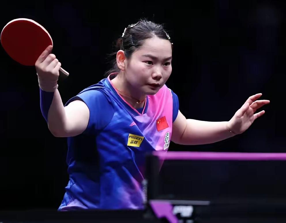 元月23日，打进4强的国乒选手，暂时有何卓佳 石洵瑶 和纵歌曼三人，恭喜她们！