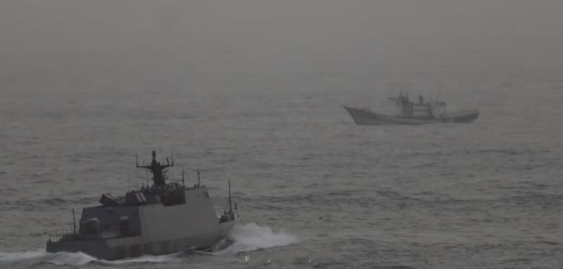 东部战区开展对海打击等科目演练台匪海軍在苏澳海域紧急出动光华6型导弹艇和锦江级巡