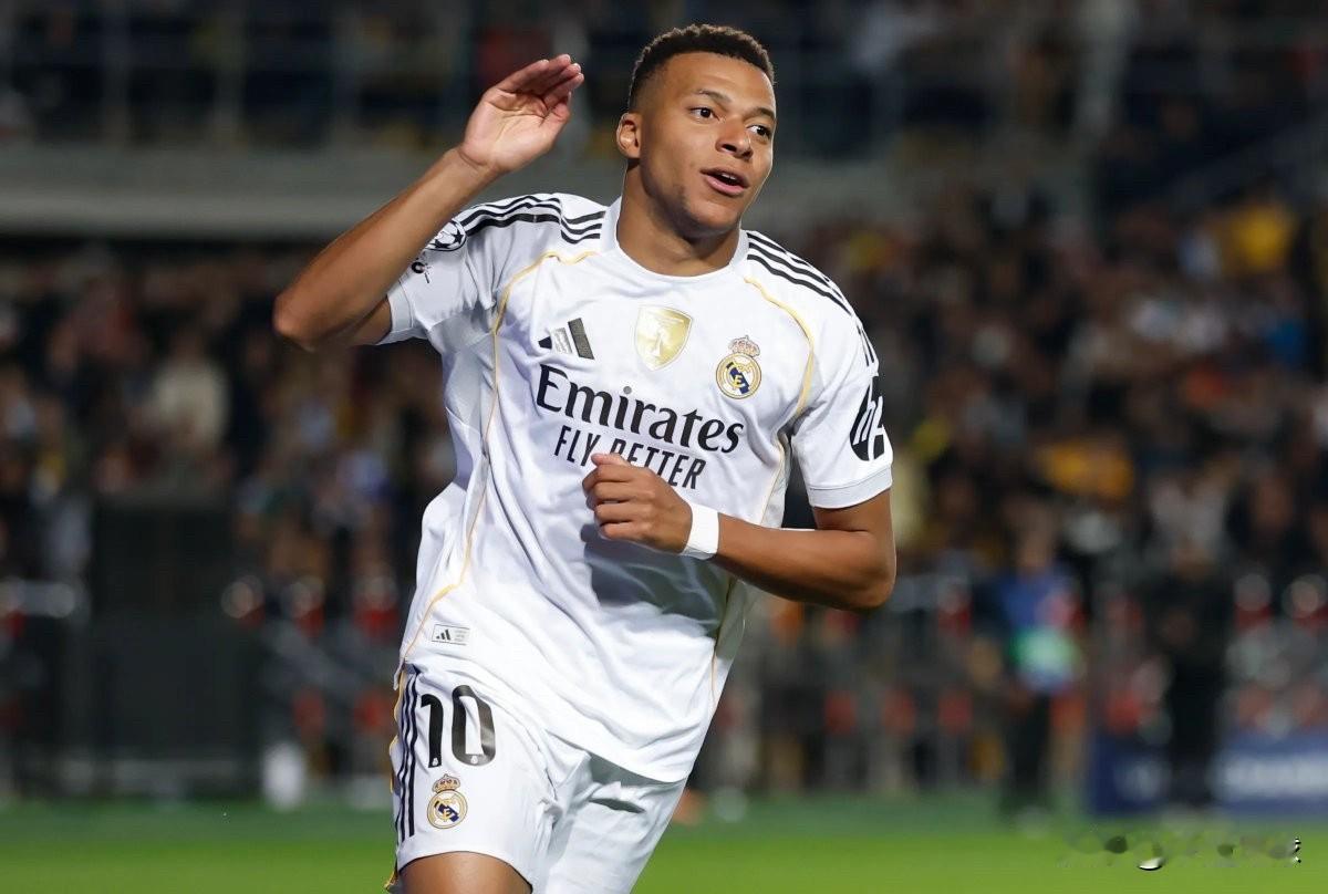 本赛季金靴奖竞争者：

1.  哈兰德，15球（30分）×2倍乘数
2.  哈里