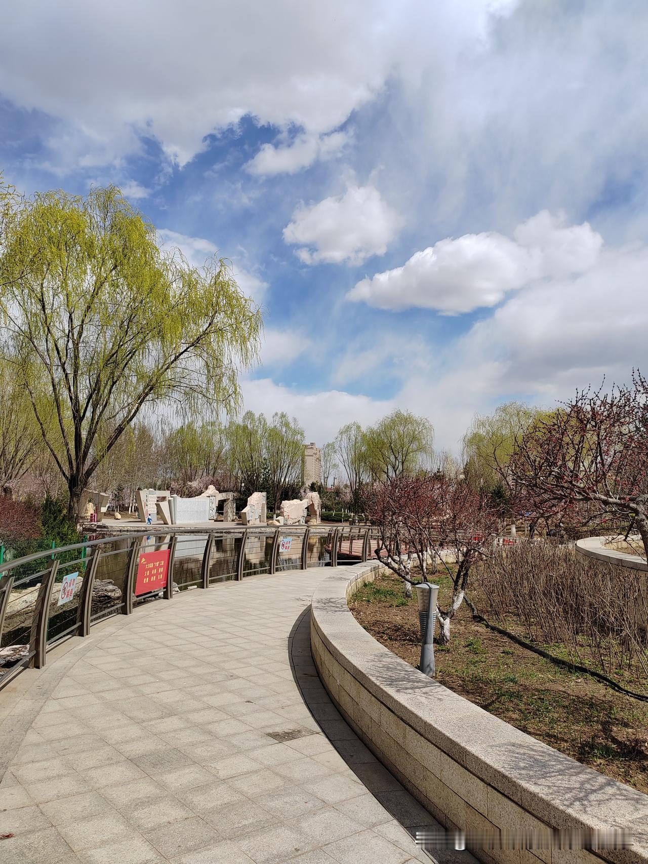 从小父母就教育我们，做人一定要诚实善良守信。善良本身没错，错的是没底线的善良，错